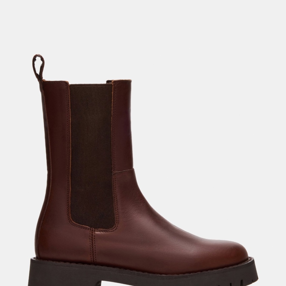 NWOT Steve Madden Lowa Boot in Brown Leather